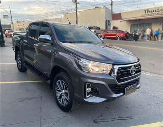 TOYOTA HILUX 2.8 SRV 4X4 CD 16V DIESEL 4P AUTOMÁTICO TOYOTA HILUX 2.8 SRV 4X4 CD 16V DIESEL 4P AUTOMÁTICO